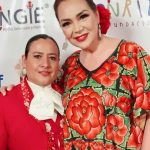 Andy con el Mariachi Femenil Innovación Mexicana desde la ciudad de México (2019)
